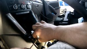 Mazda CX 5, MAZDA 6 не выключается магнитола аксессуары (ACC) при выключении зажигания. Решение.