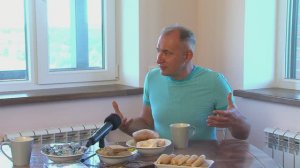 В гости к Святославу Ещенко. Комик и философ