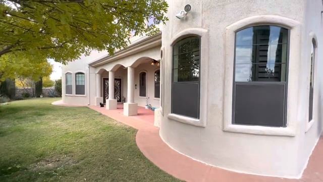 1325 San Bonifacio - Pool & Backyard смотреть онлайн