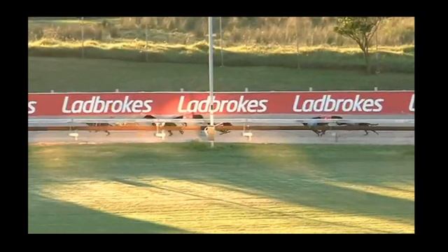 Makes Me Hum - Debut - 14-05-21 смотреть онлайн