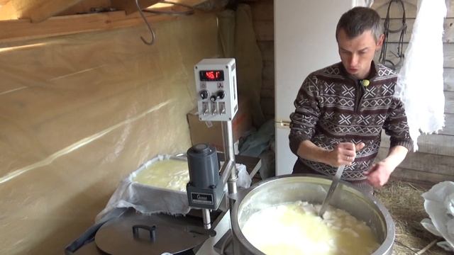 Домашний творог в сыроварне из натурального коровьего молока/естественное сквашивание смотреть онлайн