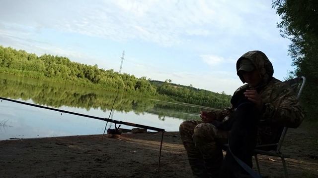 ЛОВЛЯ НА ФИДЕР В ЗАТОНЕ, ПОПАЛ НА КЛЁВ! смотреть онлайн