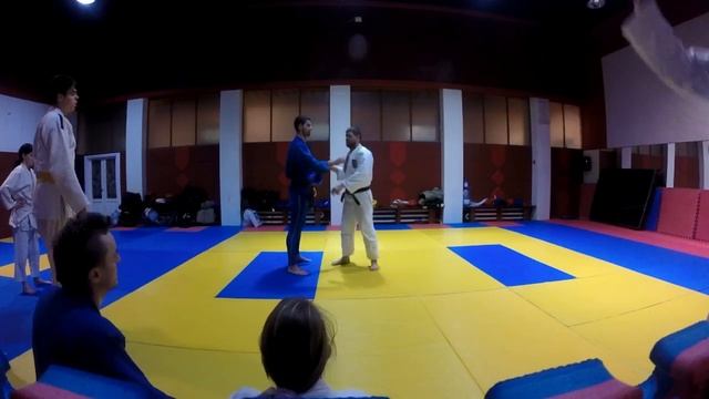 Взрослые учат азы Judo. Тренировки по Дзюдо. Дзюдо с ноля.  柔道のトレーニング。一から柔道。Judo Training