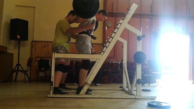 Még egy 190 es guggolás :) Squat смотреть онлайн