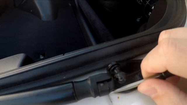 370Z Trunk Strut Install - Fix Trunk Not Opening Issue смотреть онлайн