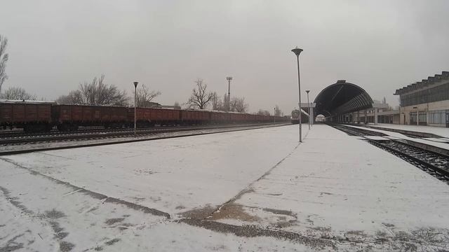Дизель-поезд Д1М-002 Кишинёв - Унгены, станция Кишинёв смотреть онлайн