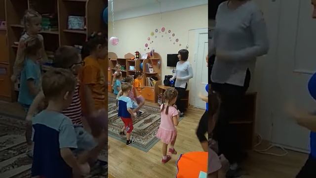 Елена Зацемирная .Совместное мероприятие с родителями в детском саду : Подвижные игры под музыку. смотреть онлайн