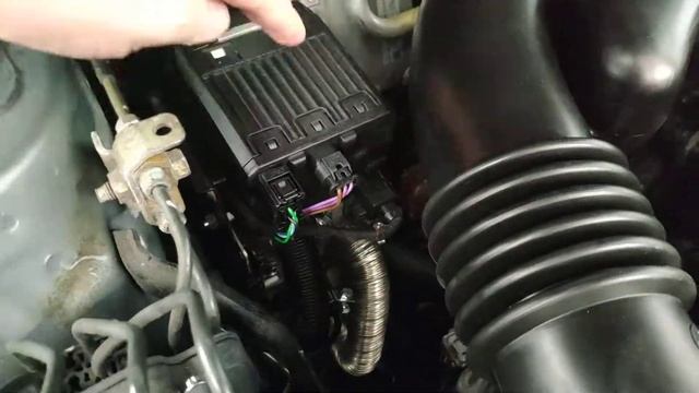 Установка подогревателя двигателя Eberspacher Hydronic S3 на Subaru Forester 2017 года смотреть онлайн