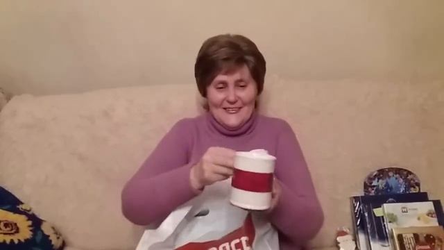 Подарки к Новому Году от Юлии. Что нам прислали смотреть онлайн