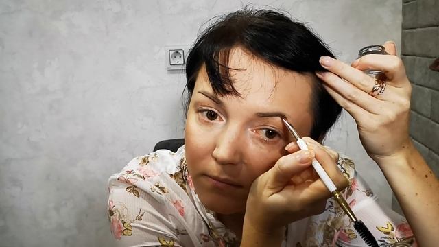 Простой макияж для начинающих. Как научится делать макияж смотреть онлайн