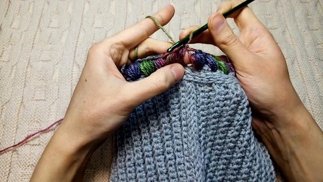 КРУТАЯ ШАПКА ИЗ ПИНТЕРЕСТ КРЮЧКОМ - без внимания на улице не останешься смотреть онлайн