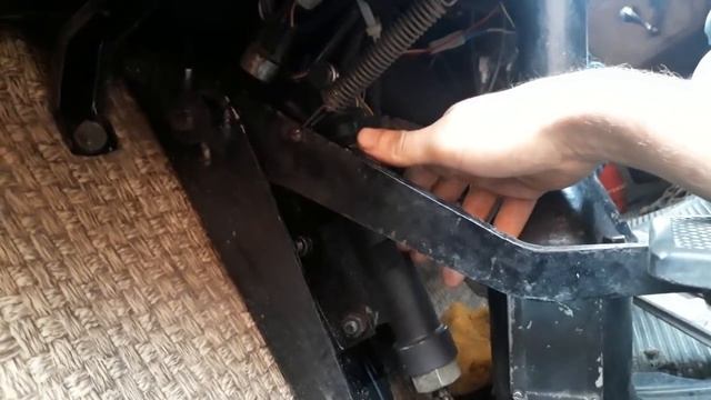 Как прокачать главный цилиндр сцепления Камаз!