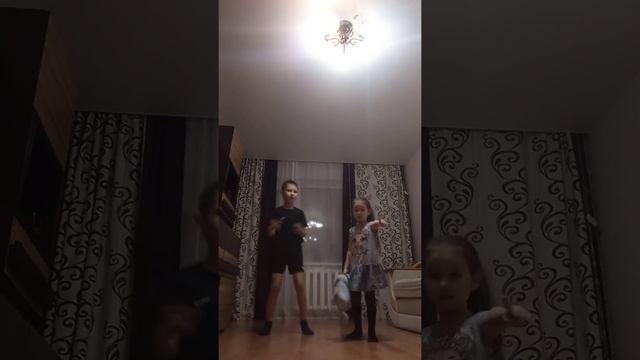 танцуй с нами Тимур или Саша ягода малинка смотреть онлайн