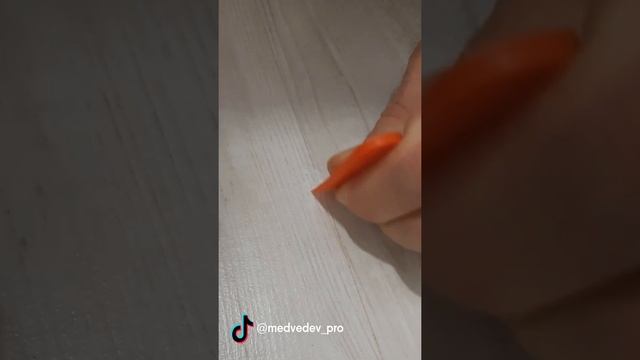 Ламинат. Устраняем сколы при помощи воска смотреть онлайн