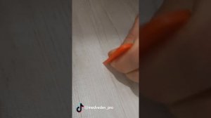 Ламинат. Устраняем сколы при помощи воска