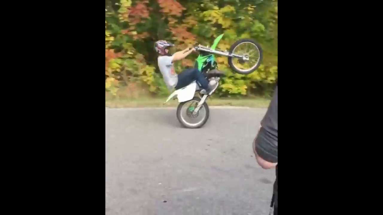 Закозлил свой мопед смотреть онлайн