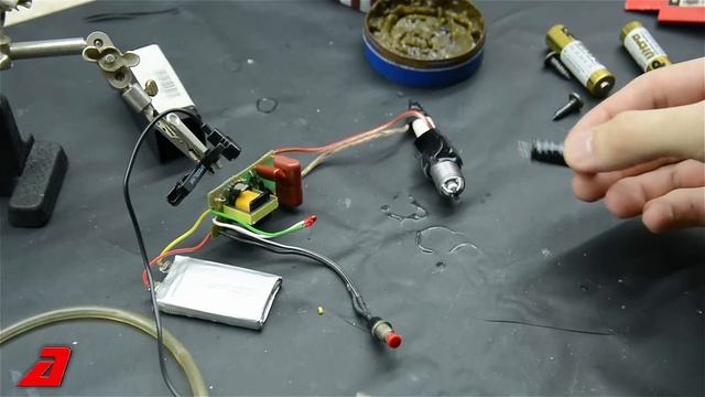 Как сделать мини электрошокер своими руками | SGAM-800 смотреть онлайн