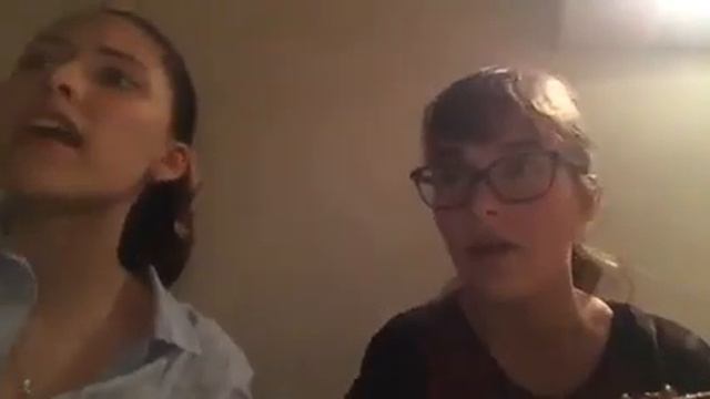 Valaki Mondja Meg Cover смотреть онлайн