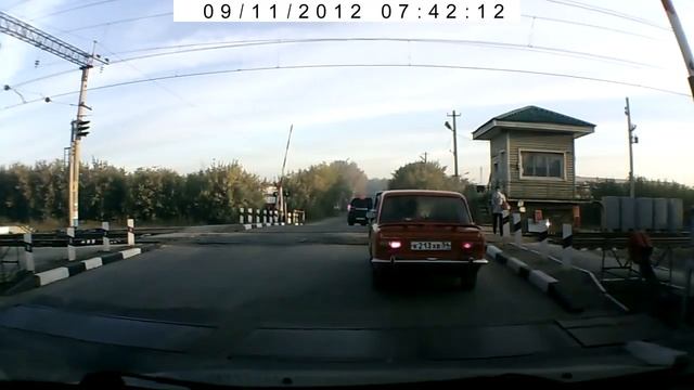 Обгон на жд переезде 3 смотреть онлайн
