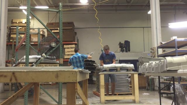 Работа из пластика на иномарки в  США