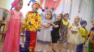 Новогодний утренник детям  (видео для развития детей)