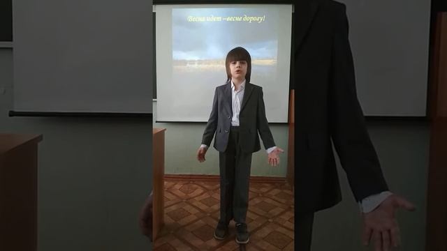 #страначитающая Страна читающая —Антонов Егор читает отрывок произведения "Первыый Гром" И. Никитин смотреть онлайн