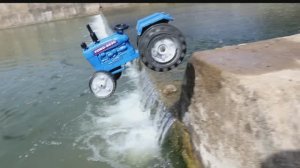 Падают в воду/ Трактор/ Автобус/ Грузовик/ Машинки