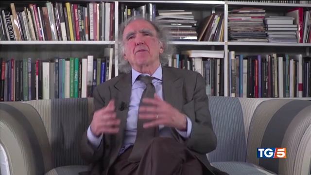 2019 mar 12 - Vittorino Andreoli al TG5 - Una strage dei sentimenti смотреть онлайн