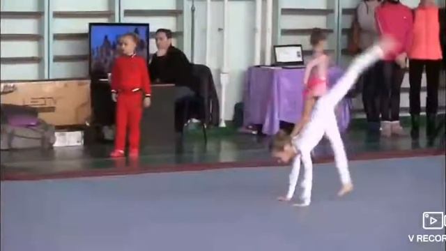 Соревнования мисс Николь клип смотреть онлайн