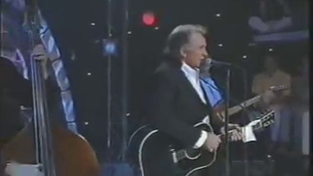 Johnny Cash- I Walk The Line (LIVE) смотреть онлайн