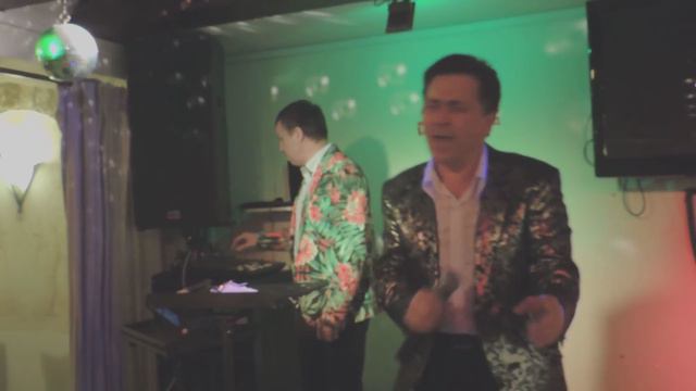 Премьера песни "Шестиструнная гитара" - Михаил МИХАЙЛОВ. смотреть онлайн