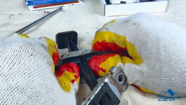 Как вставить фиксаторы из ремкомплекта ограничителей дверей в корпус ограничителя? Нужны доработки? смотреть онлайн