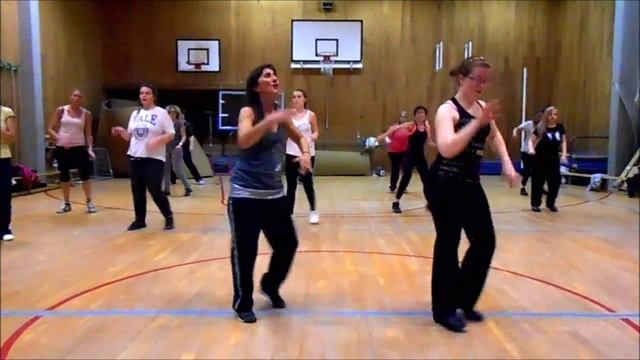 ZUMBA FITNESS - bachata - aventura смотреть онлайн