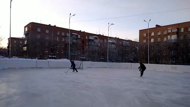 Каток за 9 школой #хоккей смотреть онлайн