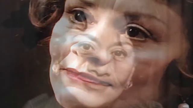 Dame Joan Plowright смотреть онлайн
