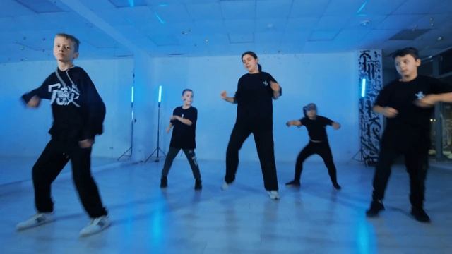 Hip-Hop 9-12 лет / Арина Русанова смотреть онлайн