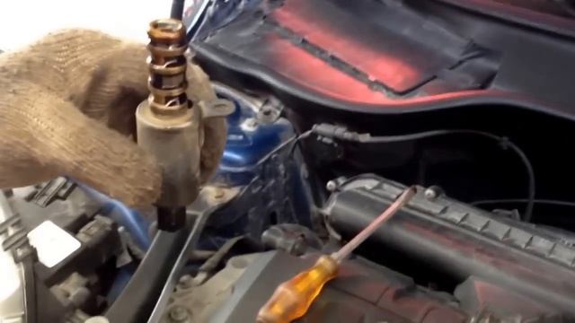 08 R56 MINI COOPER N12 VANOS Solenoid replacement смотреть онлайн