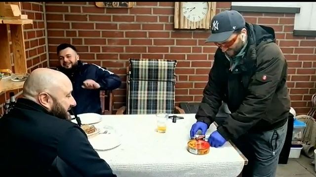 сюрстрёмминг открываем банку