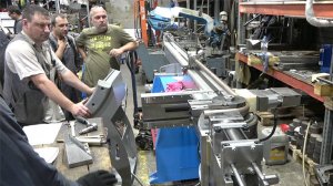 Гнем стальную трубу на полуавтоматическом дорновом трубогибе ЧПУ PROFI производства БМК