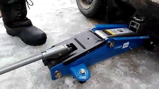 Домкрат ЗУБР T77 43055 3 Тестирование смотреть онлайн