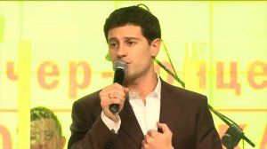 Антон Макарский читает стихи