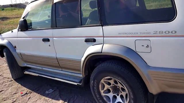 Чьё авто? Стоит на дороге целый день.