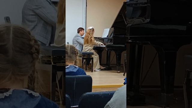 э.Григ "Норвежский танец",исполняют Виктория Раимова (9лет) и преподаватель Валиева Н.А. (Казань) смотреть онлайн