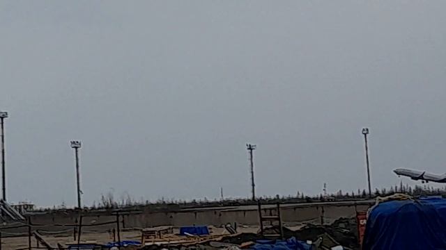 Boeing 737-800 а/к "Аэрофлот" рейсом 1521 взлетает из Нового Уренгоя смотреть онлайн