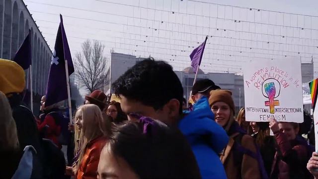 Мирный марш 8 марта в Бишкеке (часть 3) смотреть онлайн