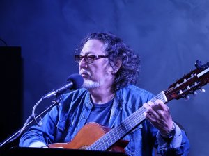 «Я вернусь!» ст. Александръ Макаров, муз. Валерий Пак. Поёт Заслуженный артист России Валерий Пак.