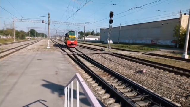 Тепловоз ЧМЭ3Э-6813 следует резервом из ТЧ-22 "Новомосковск" смотреть онлайн