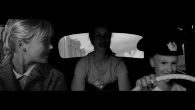 1-минутный фильм в павильоне "Транспорт СССР" на ВДНХ. Такой делают с участием всех желающих) смотреть онлайн