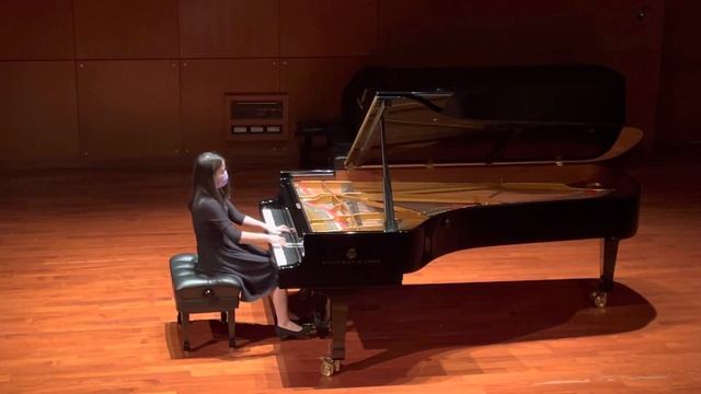 Chopin Waltz in E flat major Op.18 | Nicole Yim смотреть онлайн