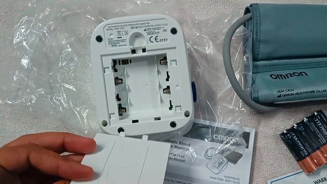 Omron HEM 7124 BP Machine Full Information | Best Blood Pressure Monitoring Machine for Home смотреть онлайн